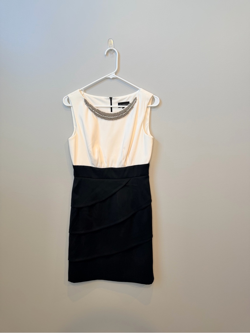 connected apparel Sleeveless Beaded-Necklace Midi Dress Size 6P